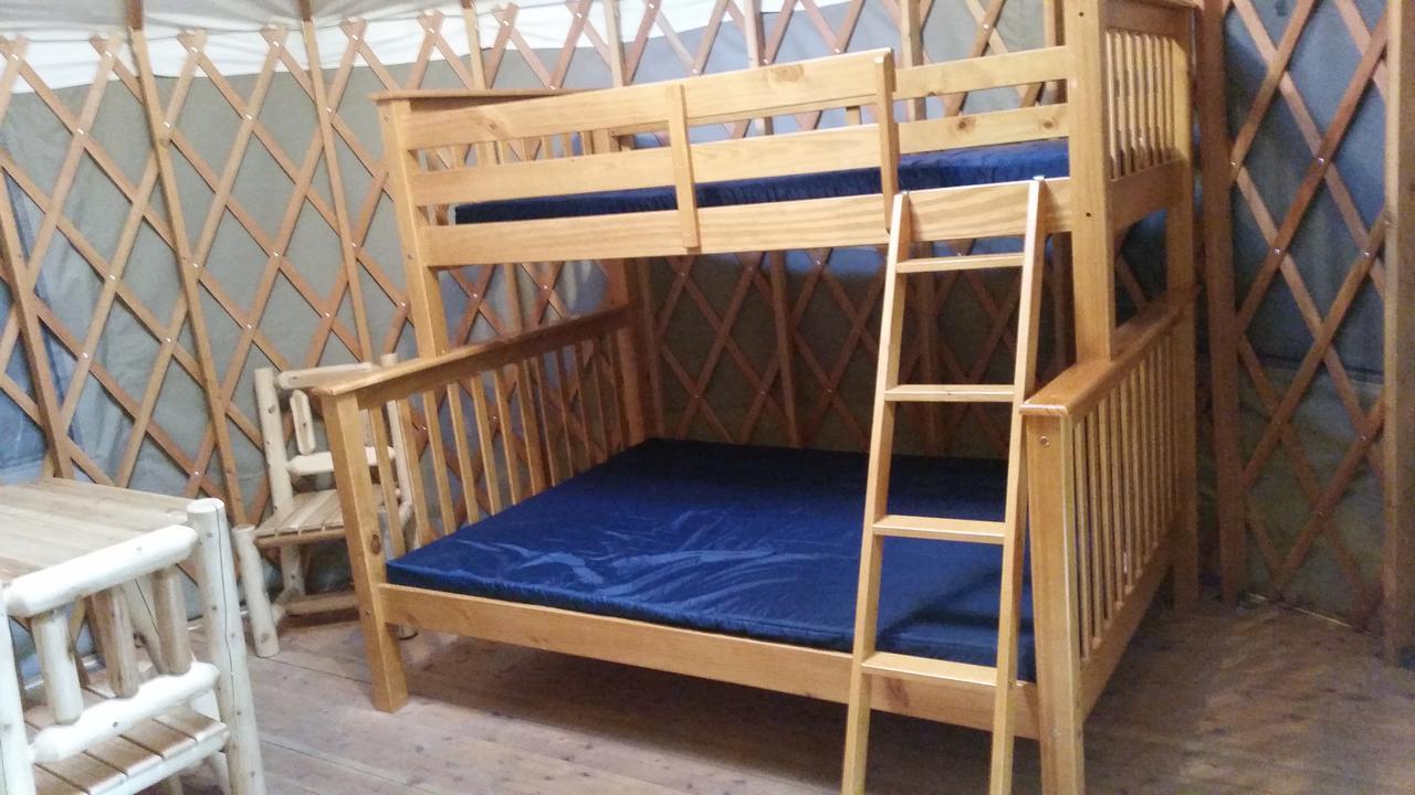Mount Vernon Camping Resort 16 Ft. Yurt 6 Bow Exterior foto